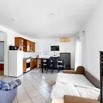Hasnek Apartment Vir