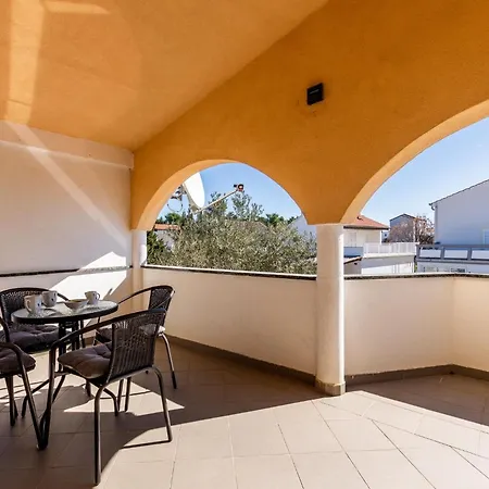 Appartamento Hasnek Vir